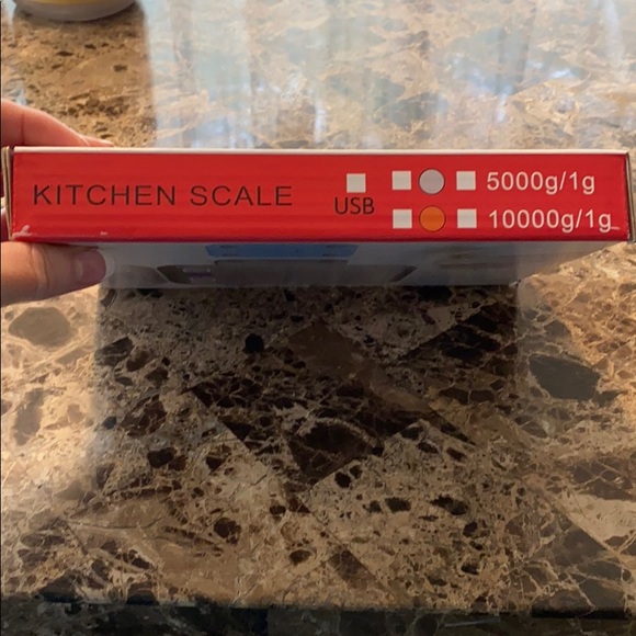 Digital kitchen scale with batteries - Picture 5 of 7